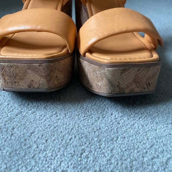 Franco Sarto clemens cork leather wedge sandals velcro straps with gold accents - Picture 2 of 7